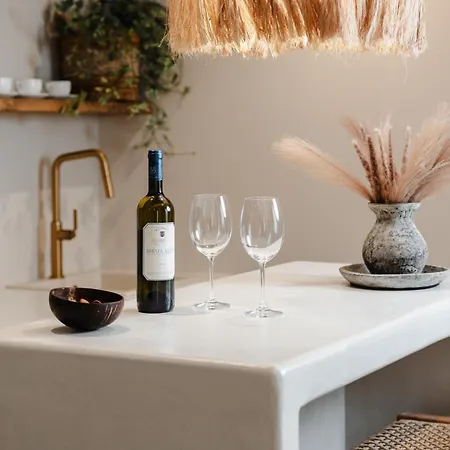 Chic Elysium - Felicity Apartman