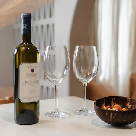 Chic Elysium - Felicity Apartman Naxos City